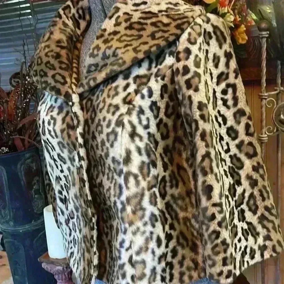 International concepts women’s faux fur leopard jacket. p/s - Picture 3 of 6